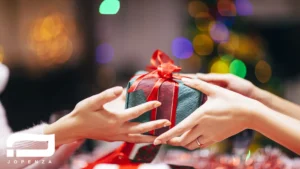 بهترین انتخاب هدیه شب یلدا برای مادر